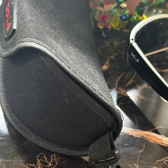 EUC Bolle Children’s Pirahna Jr Sunglasses with case - Picture 8 of 16